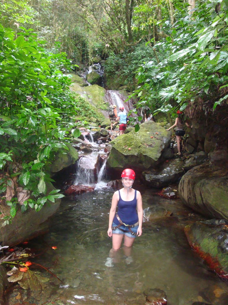 moments-of-travel-hiking-through-the-rainforest-in-puerto-rico