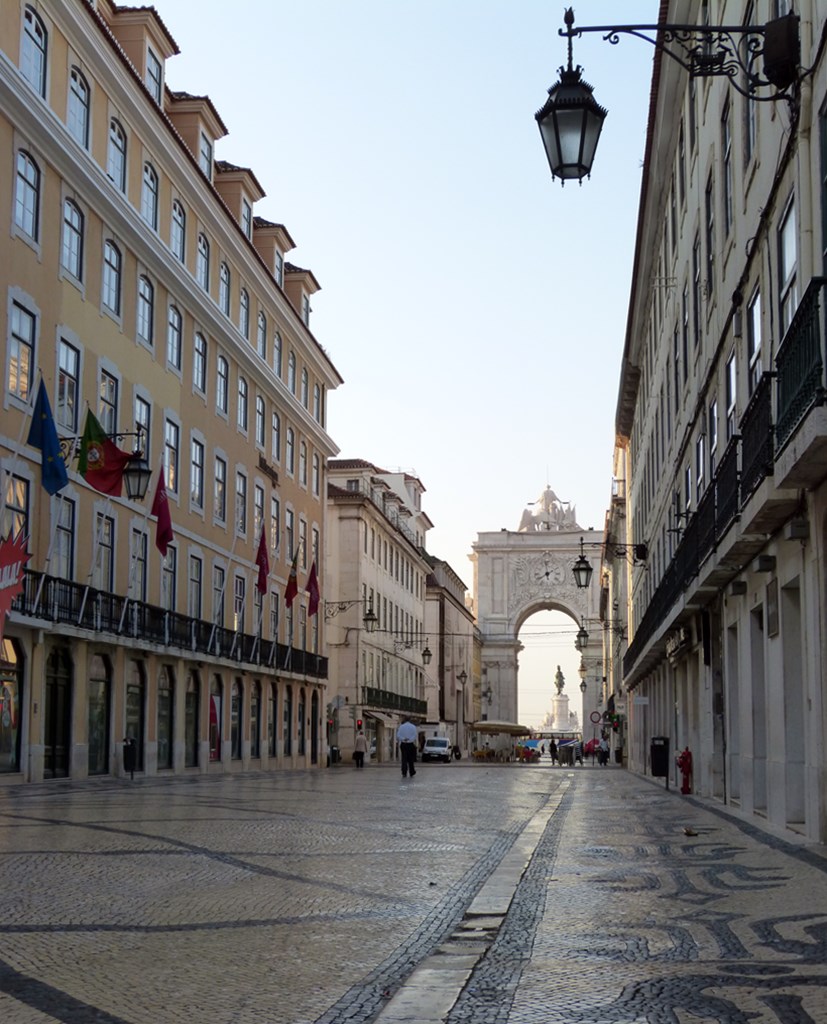 moments of travel morning walk in Lisbon, Portugal (5)