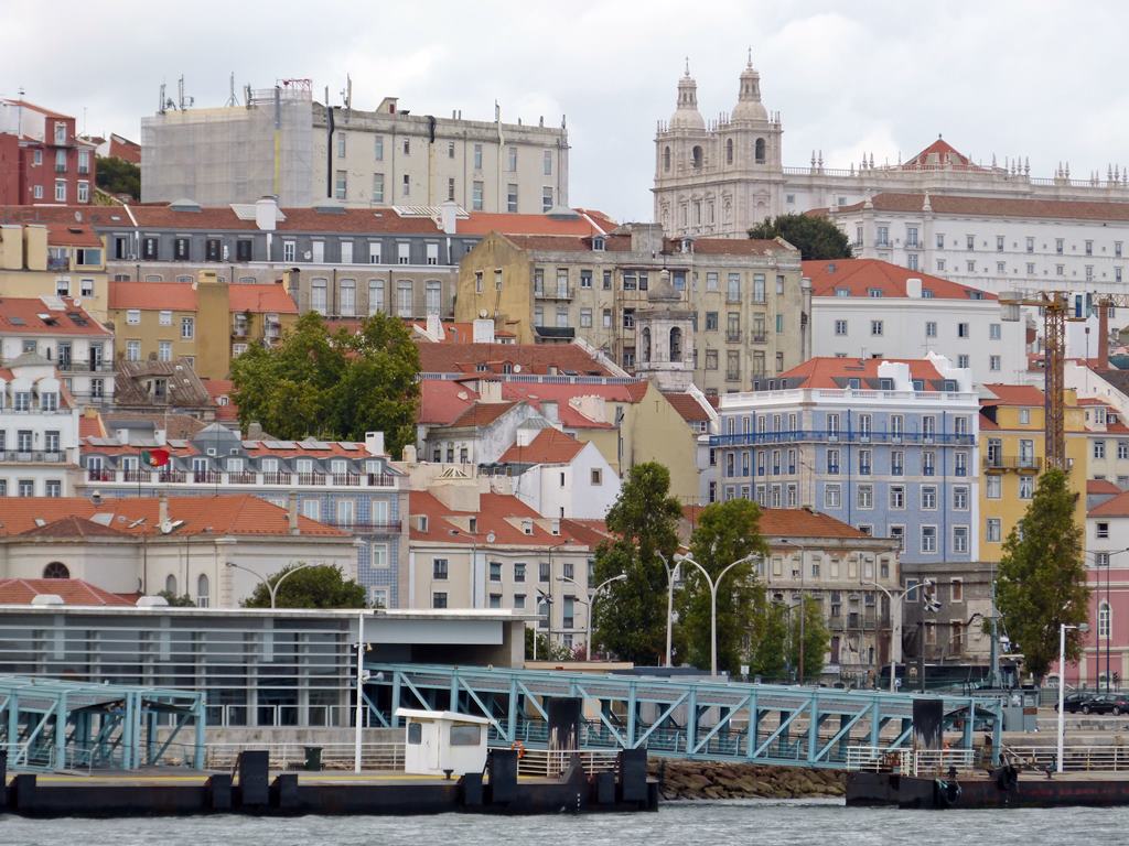 moments of travel on yellow boat tour in Lisbon, Portugal (11)