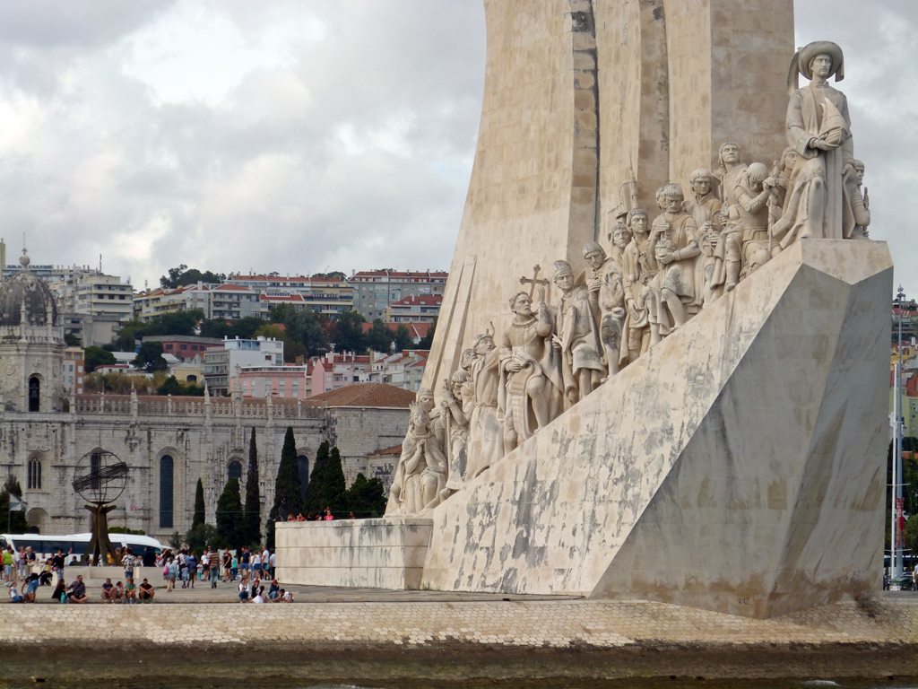 moments of travel on yellow boat tour in Lisbon, Portugal (21)