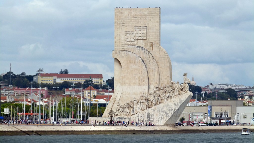 moments of travel on yellow boat tour in Lisbon, Portugal (23)