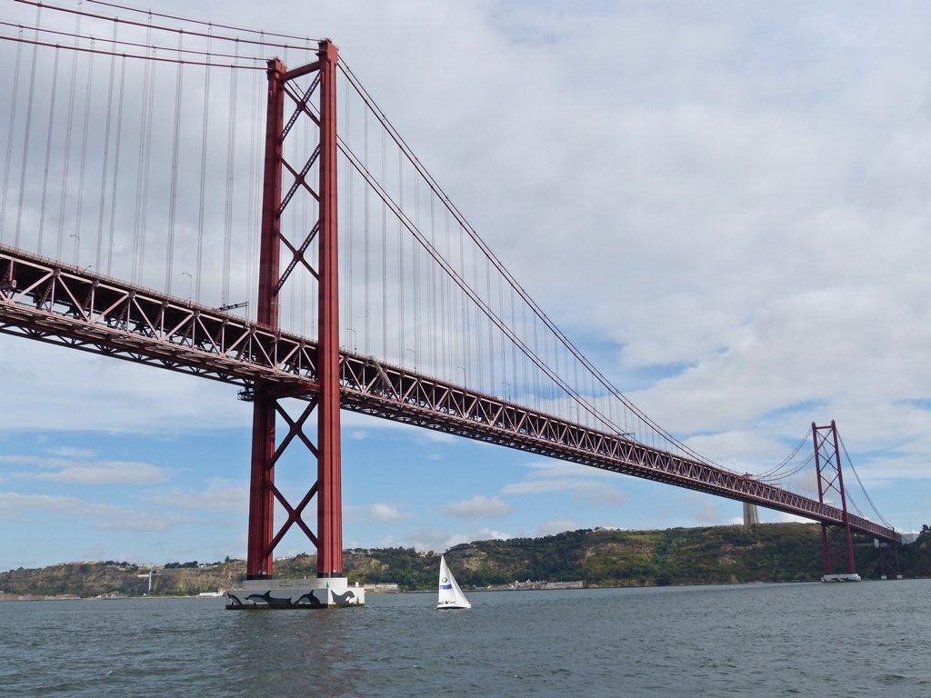 moments of travel on yellow boat tour in Lisbon, Portugal (29)