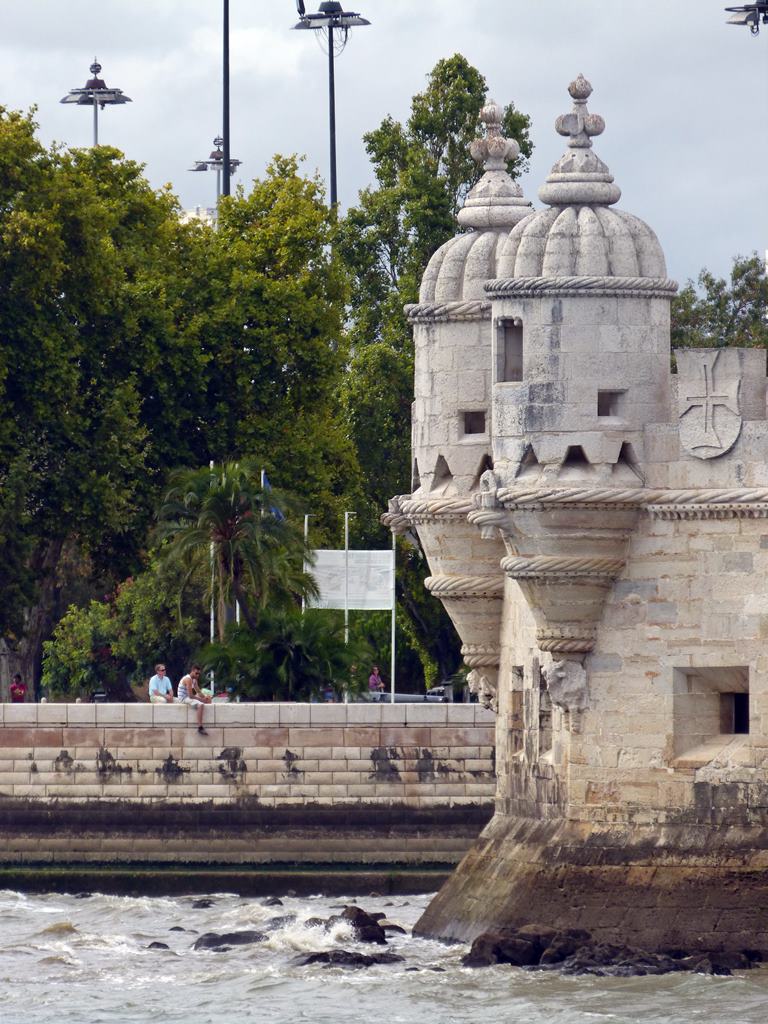 moments of travel on yellow boat tour in Lisbon, Portugal (4)