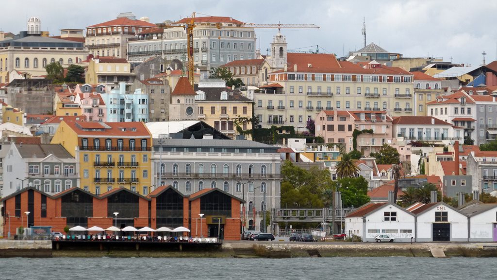 moments of travel on yellow boat tour in Lisbon, Portugal (6)