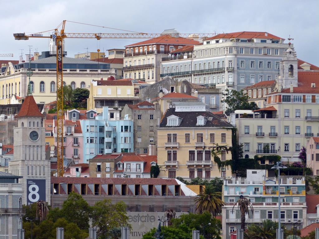 moments of travel on yellow boat tour in Lisbon, Portugal (7)