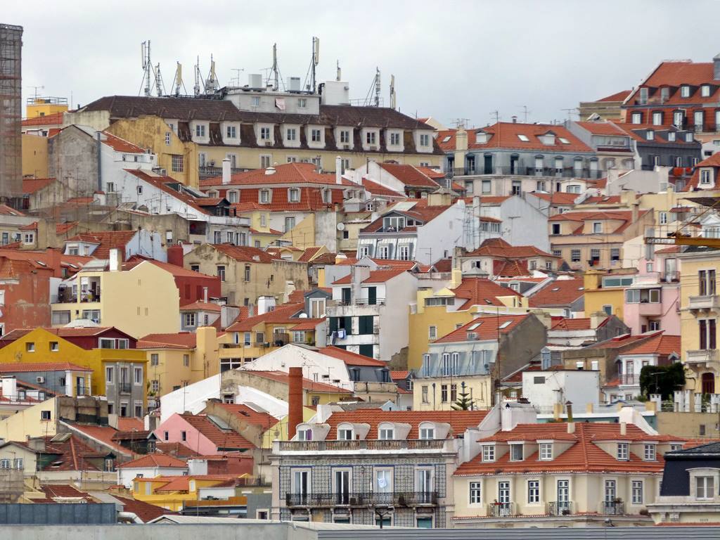 moments of travel on yellow boat tour in Lisbon, Portugal (9)