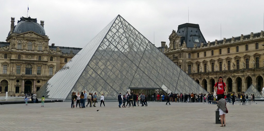 moments of travel at Louvre in Paris