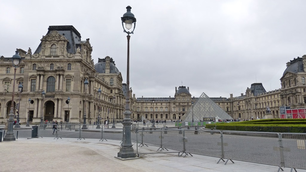 moments of travel at Louvre in Paris