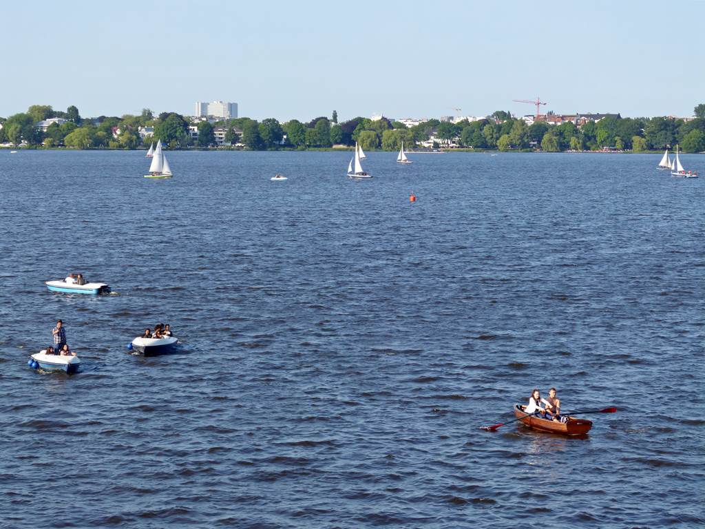 A spring day at the Außenalster