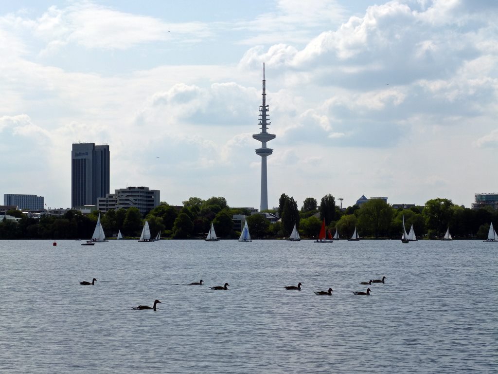 A spring day at the Außenalster