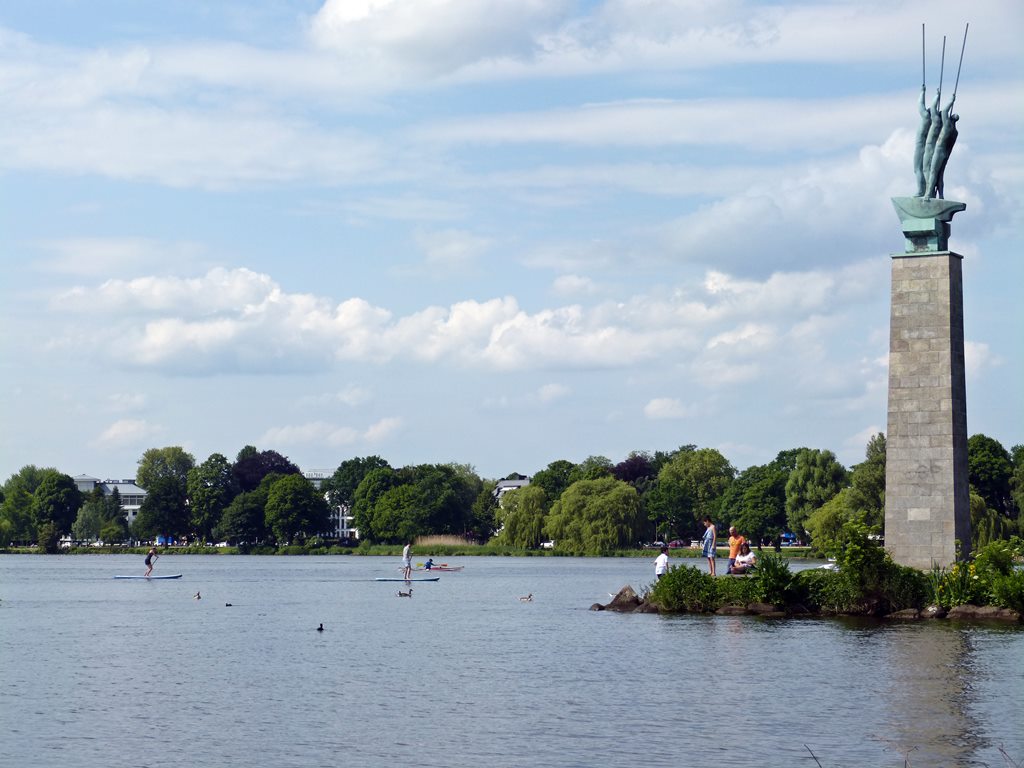 A spring day at the Außenalster