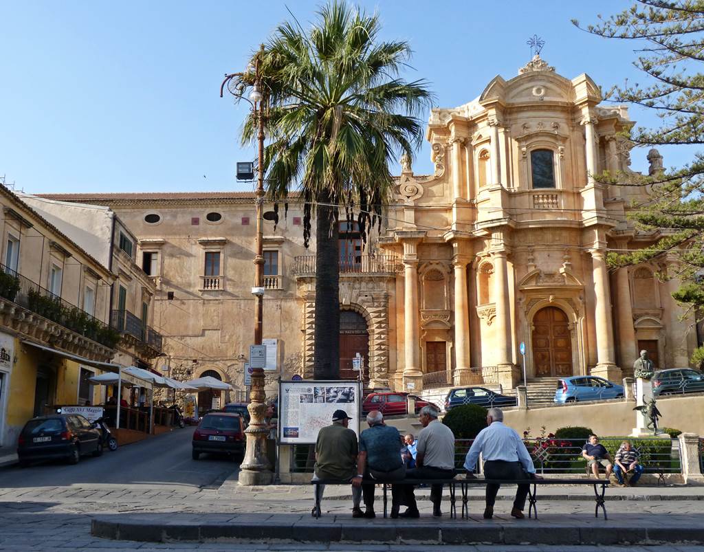 Noto - the perfect weekend getaway - momentsoftravel.com