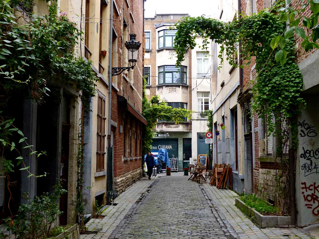 Kleine, enge Gasse in Brüssel, 48 Stunden Brüssel