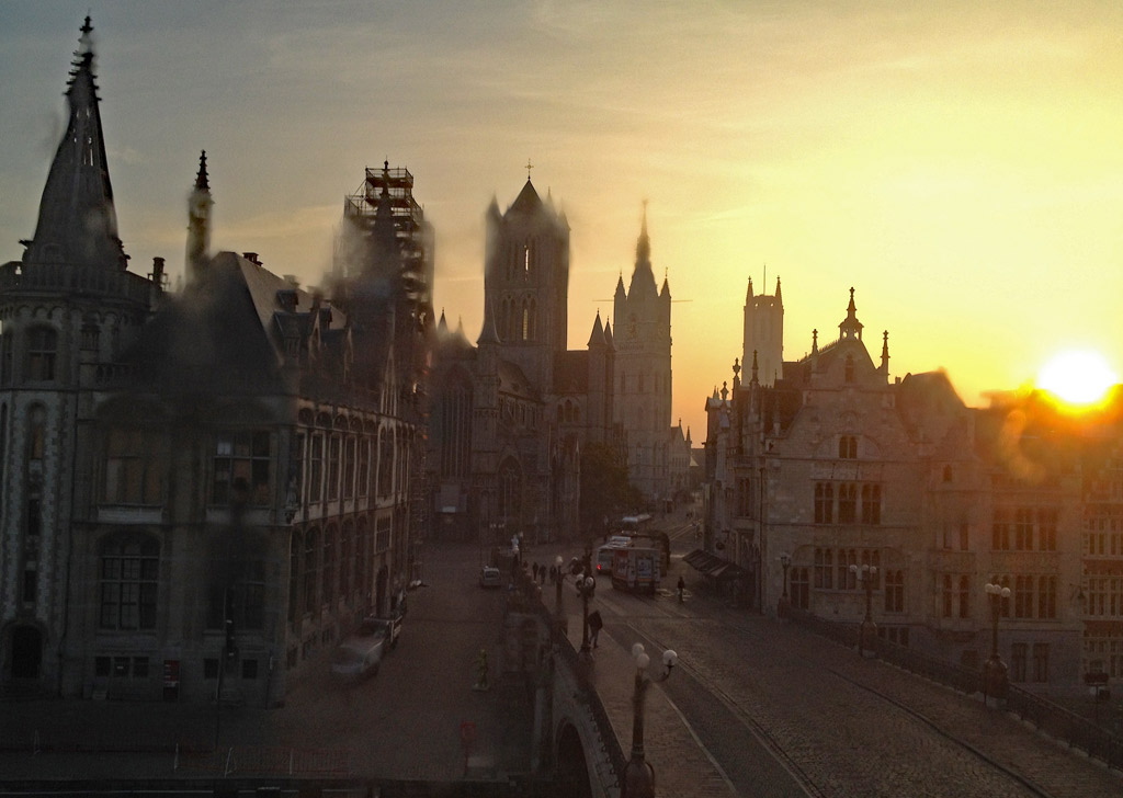 Sonnenaufgang, historischer Stadtkern Gent, Gent Sehenswürdigkeiten, Moments of Travel