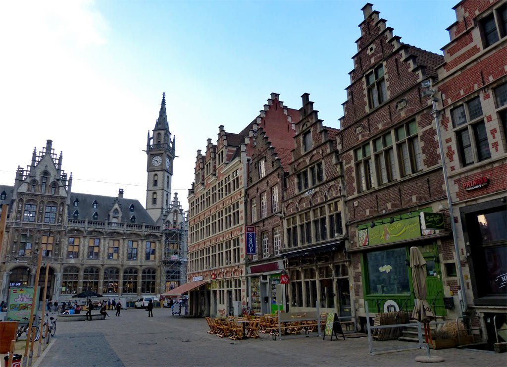Historische, bunte Häuser in Gent, Gent Sehenswürdigkeiten, Moments of Travel