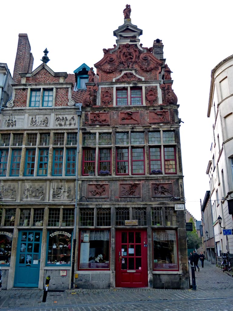 Altes, verziertes Haus in Gent, Gent Sehenswürdigkeiten, Moments of Travel