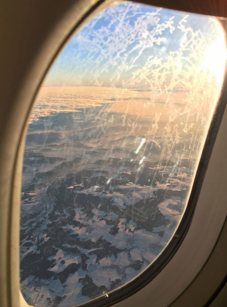 Aussicht aus Flugzeug bei Reise nach Österreich - Moments of Travel
