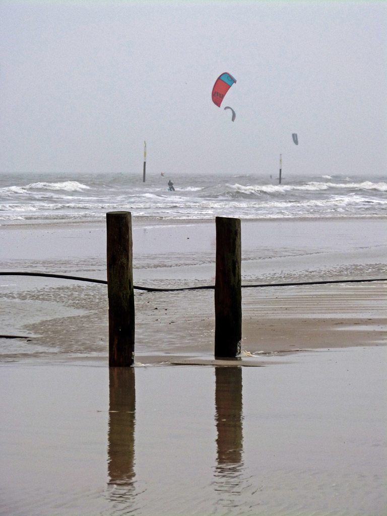 Holzpfähle Wasser Kite St. Peter-Ording