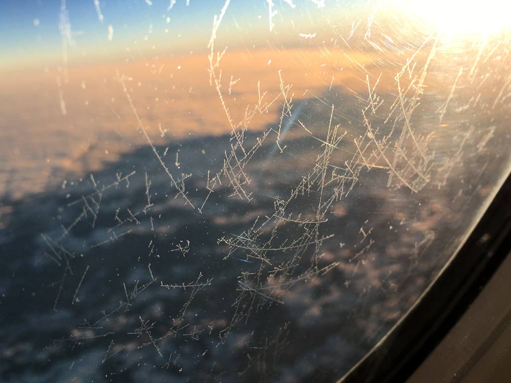 aussicht aus dem flugzeug über oesterreich