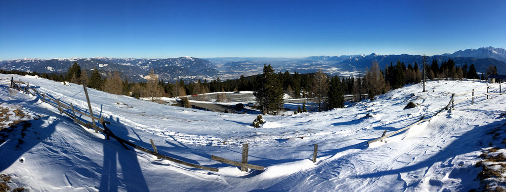 schnee und aussicht auf dem dobratsch