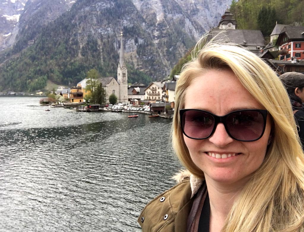 frau in hallstatt