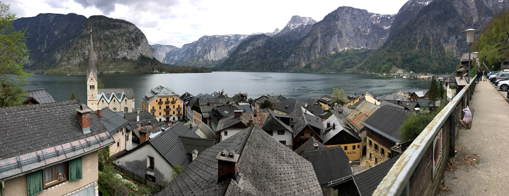 panorama blick vom parkplatz hallstatt