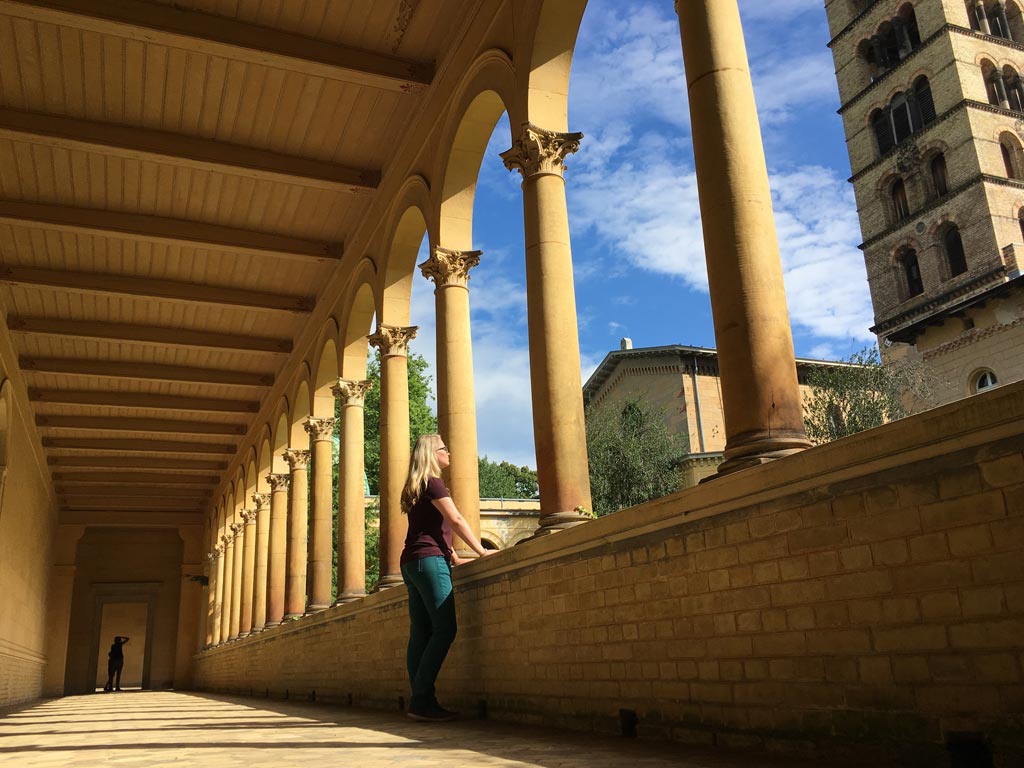 Frau Säulen Potsdam Schlosspark