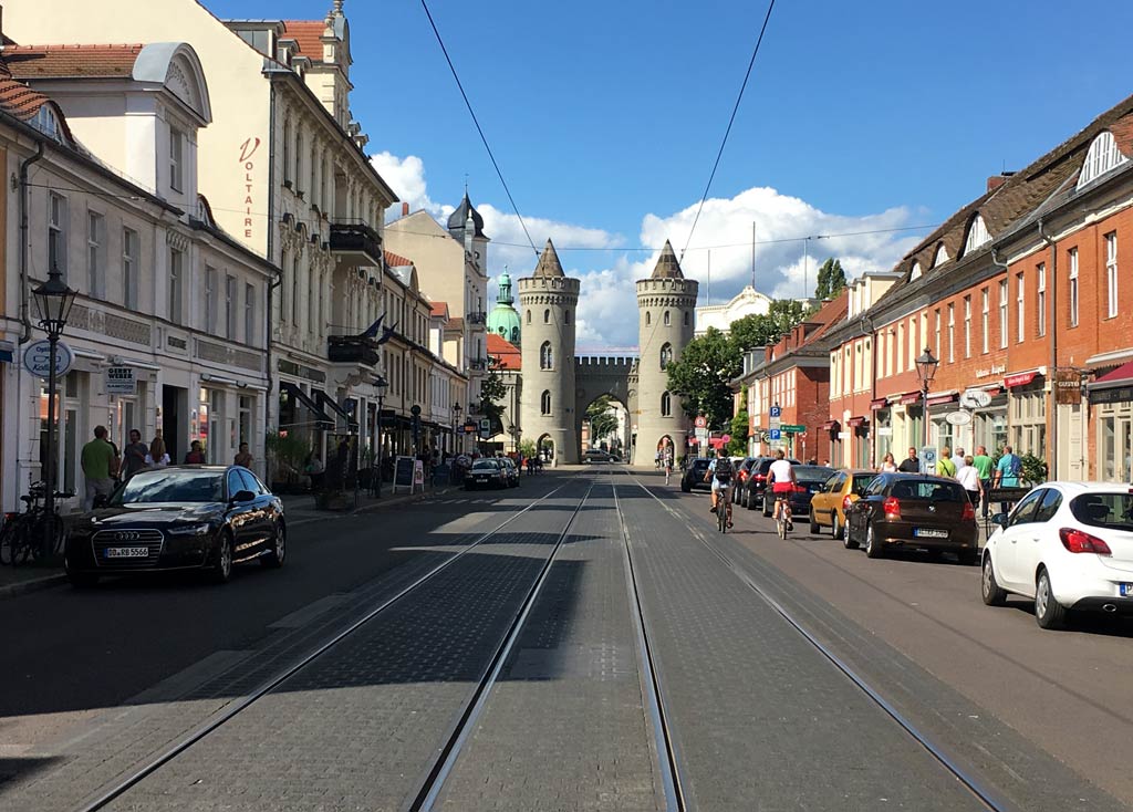 Gleise Stadttor Potsdam Öffis 