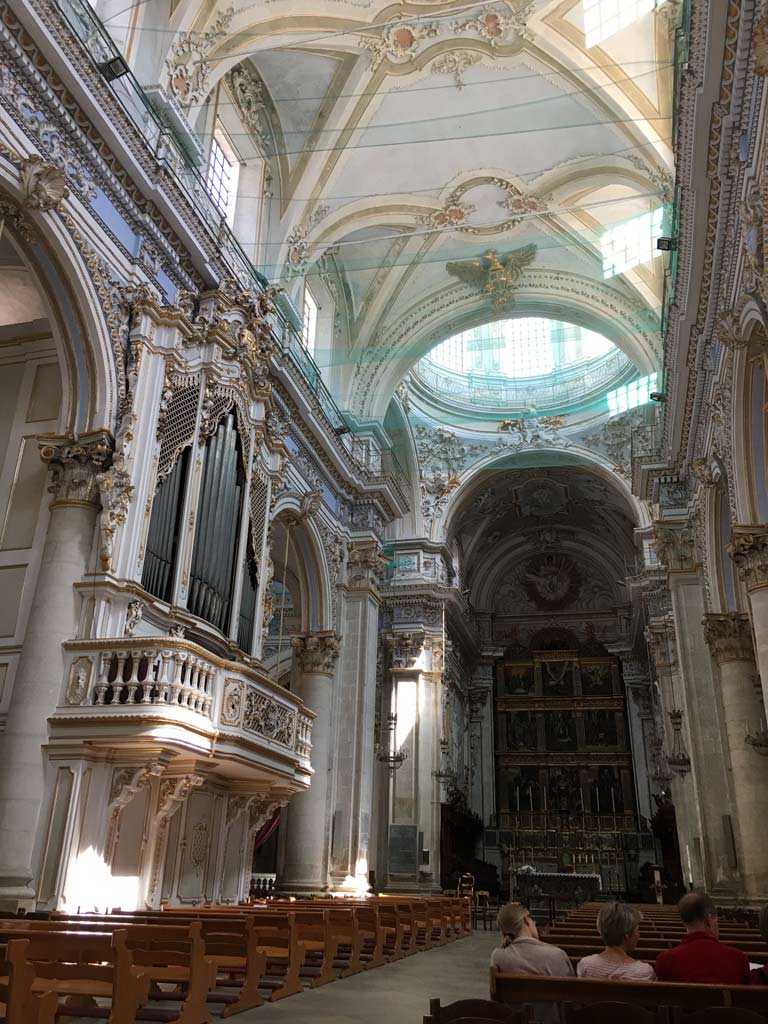 Kirche San Giorgio Modica innen